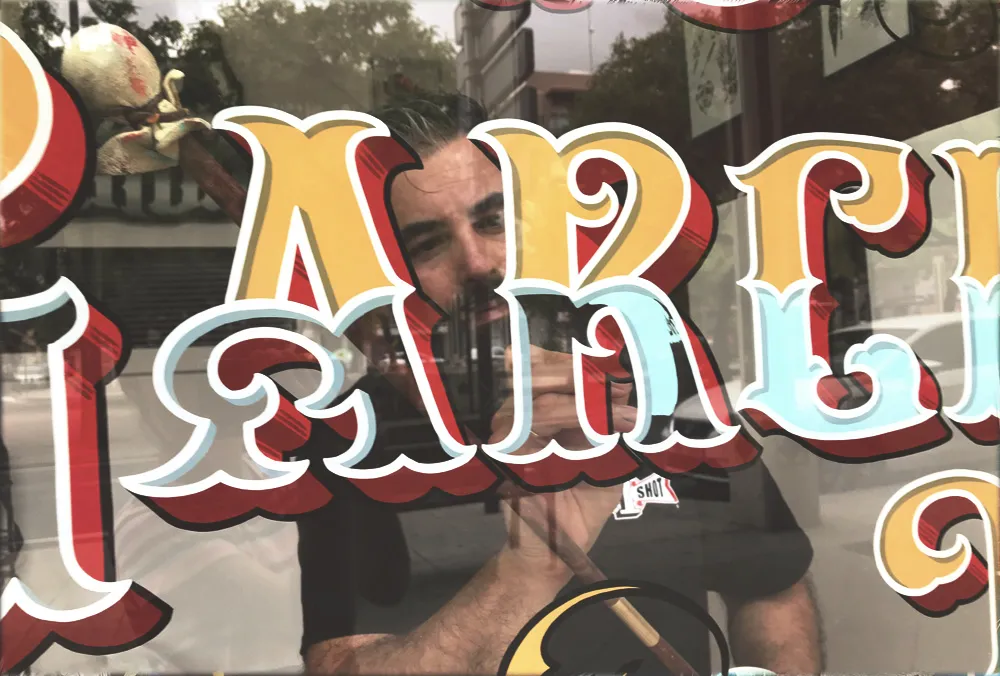 Rotulación Tradicional Sobre Cristal